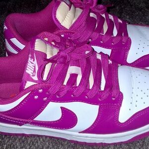 Nike Women's Low-Top Sneakers in Magenta and White